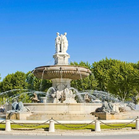 Ibis Budget Pertuis Portes Du Luberon Esterno foto
