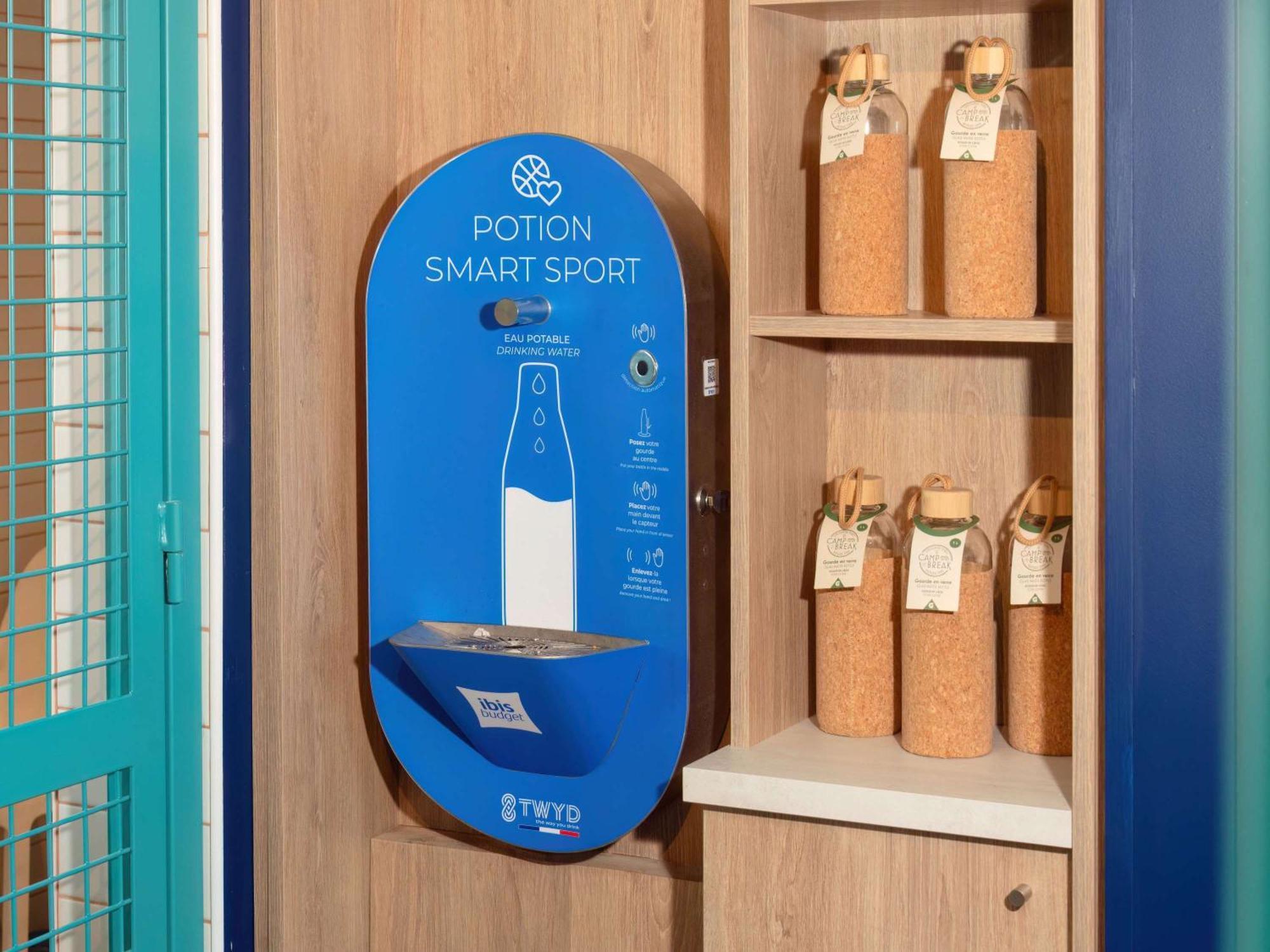 Ibis Budget Pertuis Portes Du Luberon Esterno foto