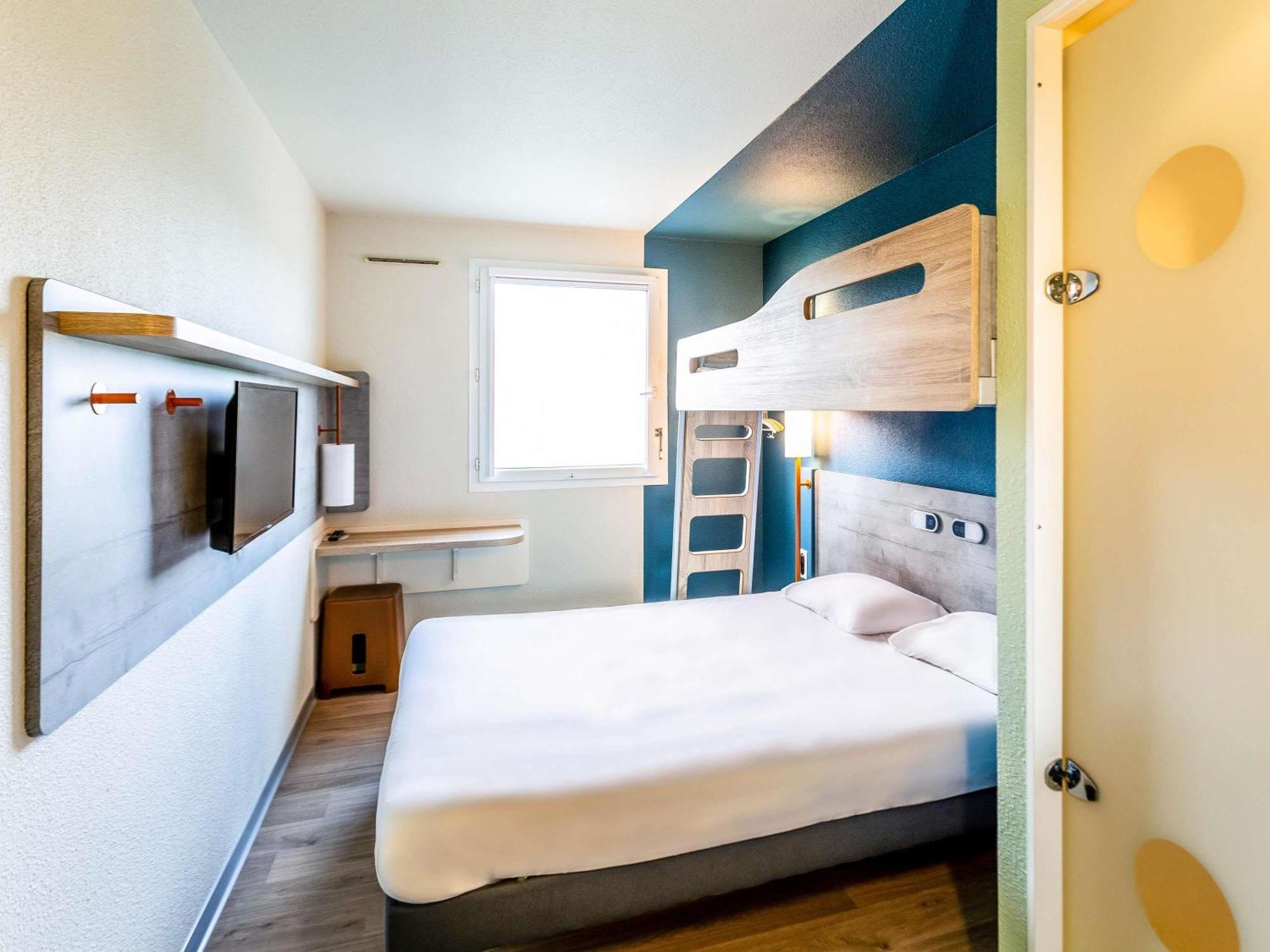 Ibis Budget Pertuis Portes Du Luberon Esterno foto