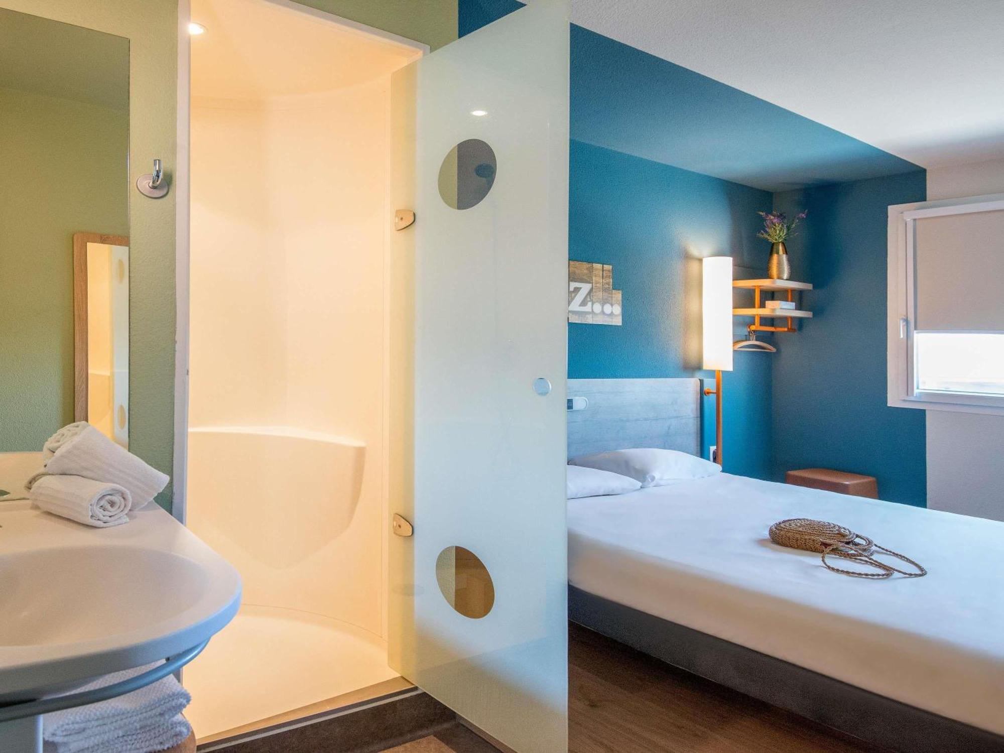 Ibis Budget Pertuis Portes Du Luberon Esterno foto